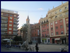 Barrio del Carmen 41 - Plaza Musico Lopez Chevarri with the church Parroquia de Nuestra Señora del Puig,